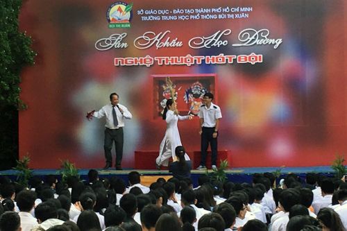 Giáo dục nghệ thuật học đường trong phát triển con người toàn diện