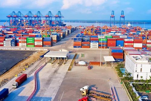 Chính phủ 'tháo gỡ đến cùng' để doanh nghiệp tự mình đi tới