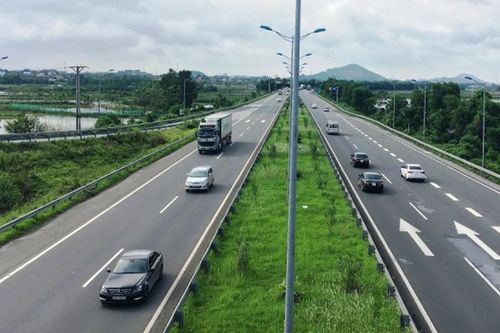 Đề xuất bổ sung đối tượng miễn phí sử dụng đường bộ cao tốc