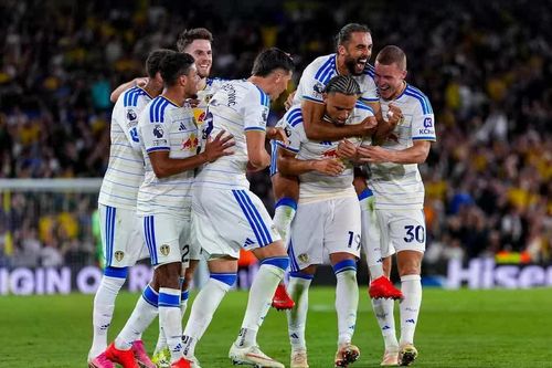 Leeds thắng đậm Newcastle, Inter ngược dòng kịch tính