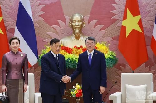 [Ảnh] Thủ tướng Lê Minh Hưng hội kiến Nhà vua Vương quốc Thái Lan Maha Vajiralongkorn Phra Vajiraklaochaoyuhua