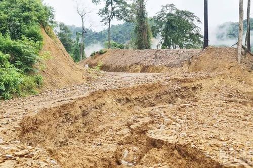 Quảng Trị: Tuyến đường mới mở lên xã biên giới Trường Sơn bị mưa lũ phá tan hoang