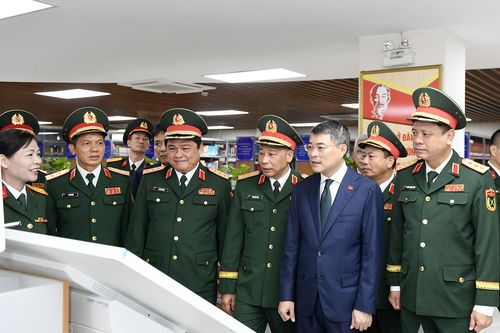 Thủ tướng Lê Minh Hưng dự khai giảng năm học mới tại Học viện Quốc phòng