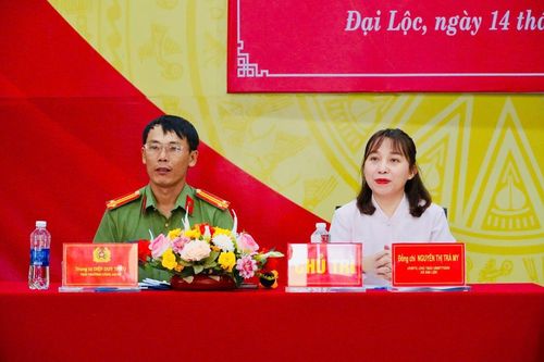 Công an xã Đại Lộc lắng nghe ý kiến nhân dân