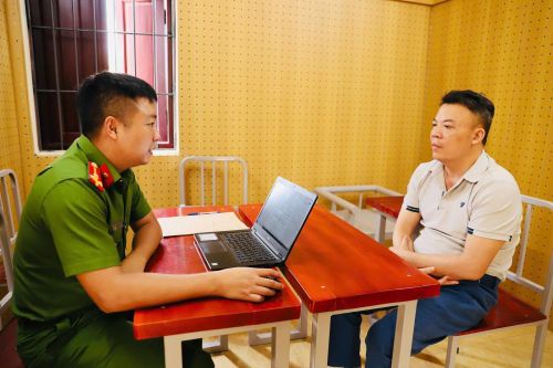 Giả danh lãnh đạo lừa chiếm hàng trăm triệu đồng