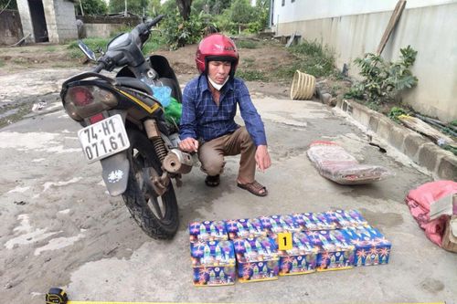 Phát hiện ổ nhóm buôn hàng cấm
