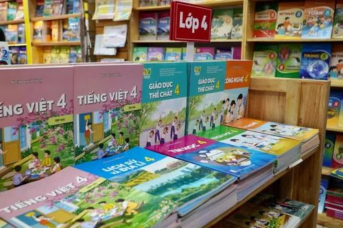 Các địa phương còn thiếu gần 4 triệu cuốn SGK, Bộ GD-ĐT nhận trách nhiệm