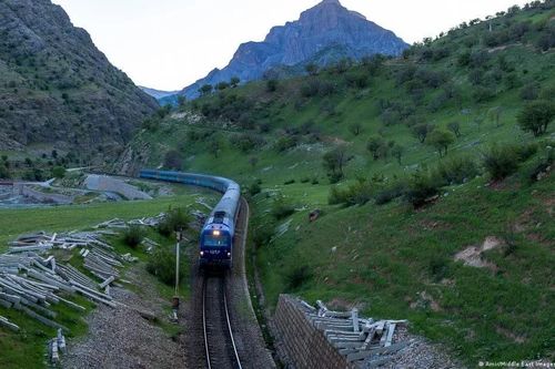Iran xoay xở thế nào khi thương mại đường biển bị gián đoạn?