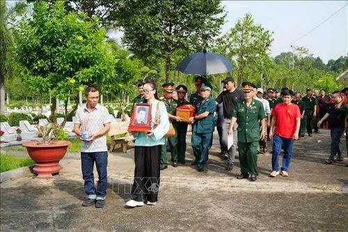 Đồng Nai: Tổ chức cất bốc và tiễn đưa hài cốt liệt sĩ về quê an táng