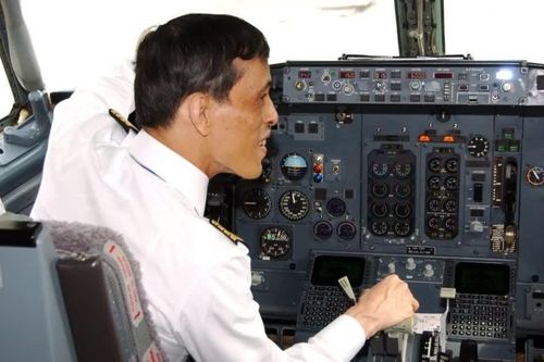 Lý do Vua Thái Lan lái chuyên cơ tới thăm Việt Nam gây sốt