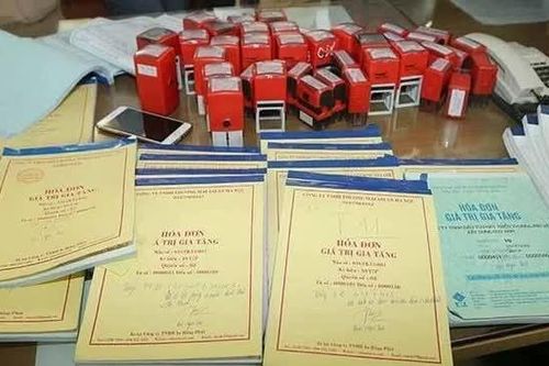 Cán bộ thuế tiếp tay tội phạm, bán hơn 56.000 hóa đơn khống