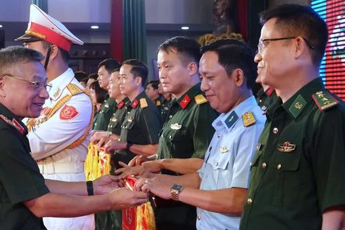 Gần 600 cán bộ Đoàn, tuyên truyền viên trẻ thử lửa bản lĩnh