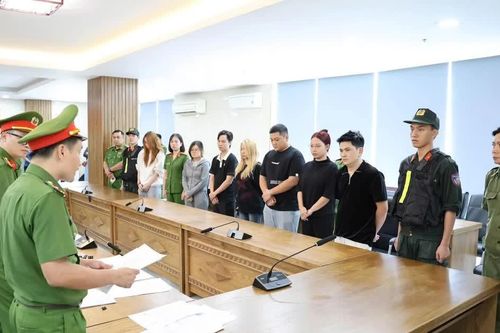 Chủ quán và 6 nhân viên cùng vướng vòng lao lý vì bán khí cười