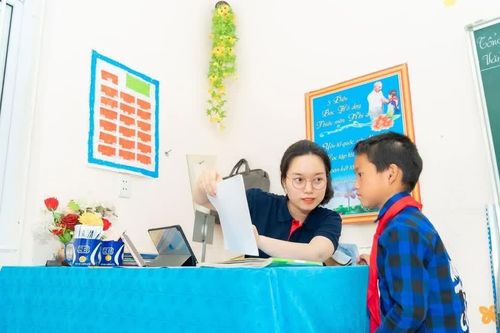 Đưa tiếng Anh thành ngôn ngữ thứ hai: Bài toán giáo viên vẫn là nút thắt