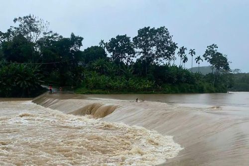 Lũ dâng cao, người dân Thanh Hóa cần chủ động phòng tránh