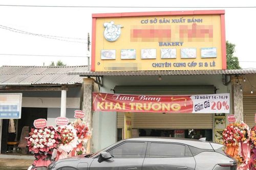 42 người có triệu chứng bất thường sau khi ăn bánh mì ở tiệm mới khai trương