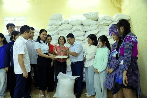 Gần 60.000 tấn gạo hỗ trợ gạo cho học sinh vùng khó: Cần thống nhất từ chính sách đến thực tế