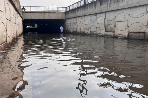 Hầm chui 75 tỷ đồng ở cửa ngõ TPHCM lại ngập như 'bể nước' sau mưa lớn