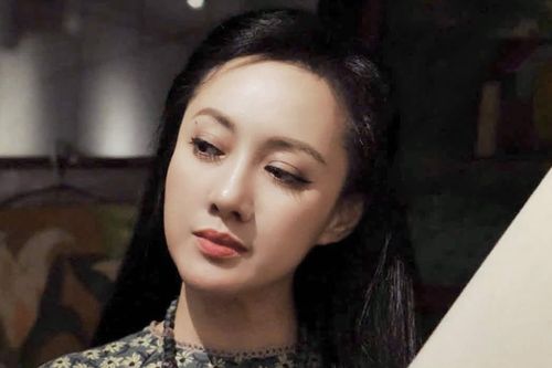 MC Hoài Anh VTV đẹp nền nã, Cục trưởng Xuân Bắc chống ngập giữa đêm