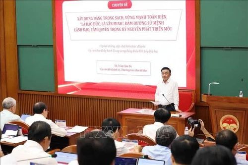 Thường trực Ban Bí thư truyền đạt chuyên đề về xây dựng Đảng với các Ủy viên Trung ương