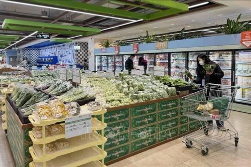 Doanh số bán lẻ tháng 8 của Trung Quốc tiếp tục lao dốc