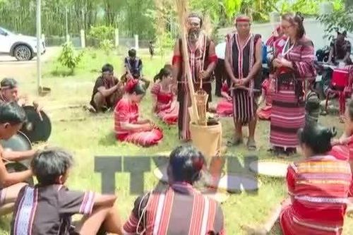 Phát huy nhịp điệu múa, cồng chiêng dân tộc S'tiêng