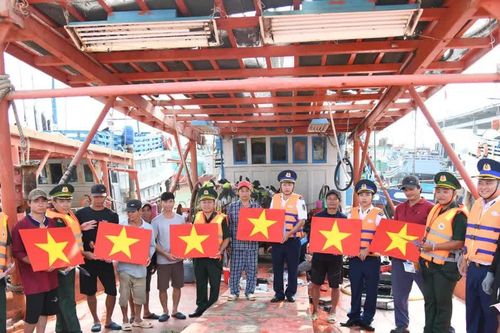 Tuyên truyền chống khai thác IUU cho chủ tàu, ngư dân