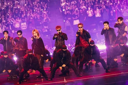 Fan BTS tố bị kiểm tra an ninh quá mức tại concert ở nước ngoài