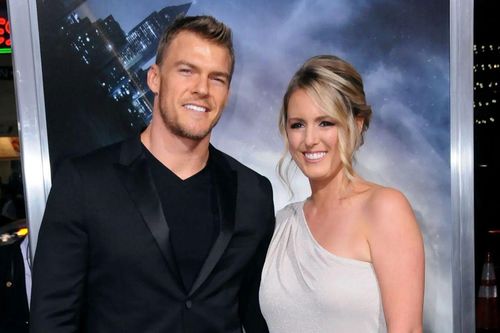 Alan Ritchson đã âm thầm nộp đơn ly hôn
