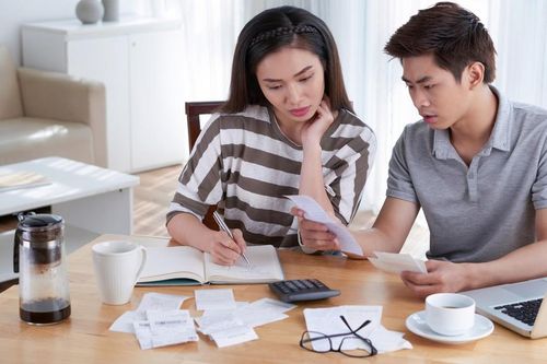 Sốc khi bạn trai bắt 'kê khai' nếu biếu bố mẹ trên 100 nghìn đồng
