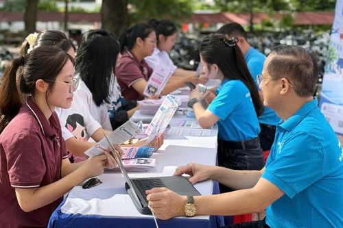 Bắc Ninh nỗ lực phủ kín bảo hiểm y tế học sinh, sinh viên