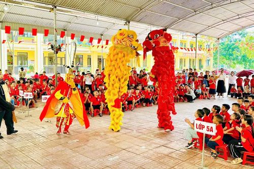 Lân sư rồng rộn ràng mùa Trung thu
