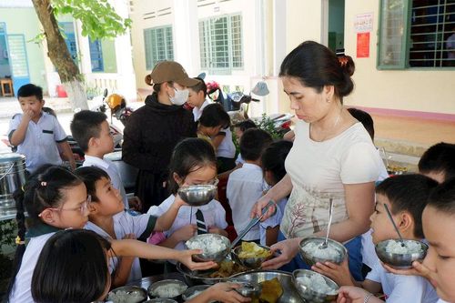 Tăng cường bảo đảm an toàn, chất lượng bữa ăn bán trú trong trường học