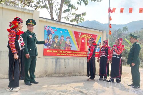 Bài 2: Giữ vững an ninh, an toàn cho ngày hội