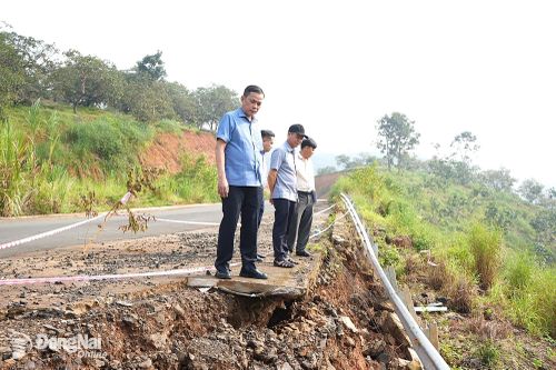 Sớm khắc phục điểm sạt lở trên đường liên xã Thọ Sơn - Đak Nhau