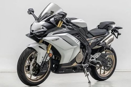 Môtô 500cc 4 xi-lanh, công suất gần 83 mã lực, thêm loạt công nghệ cao cấp