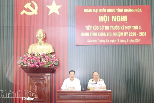 Phó Bí thư Thường trực Tỉnh ủy Hồ Xuân Trường tiếp xúc cử tri đặc khu Trường Sa