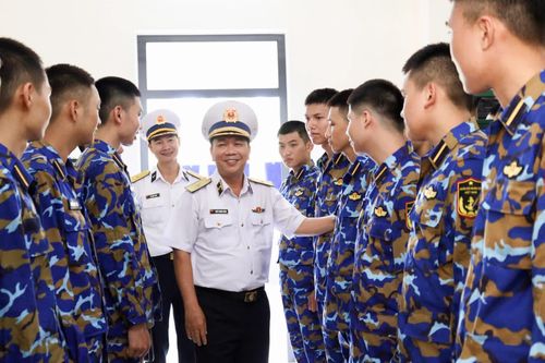 Kiểm tra đào tạo học viên Học viện Hải quân tại Trung tâm Huấn luyện Vùng 4 Hải quân