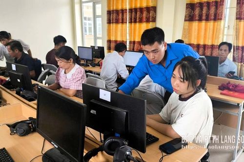 Bình dân học vụ số: Cách làm ở Lộc Bình