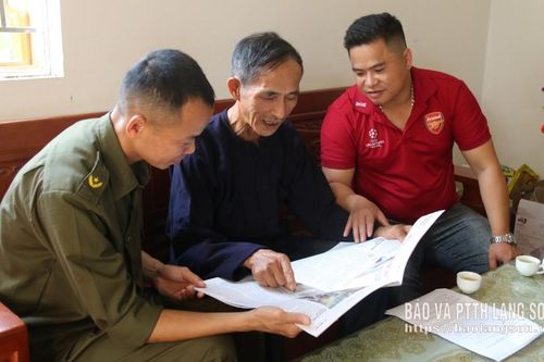 Phát huy vai trò người có uy tín