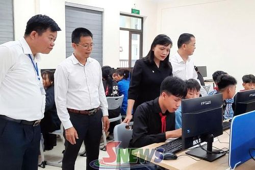 Đồng chí Lường Thị Vân Anh, Trưởng ban Nội chính Tỉnh ủy làm việc với Ban Thường vụ Đảng ủy xã Yên Sơn