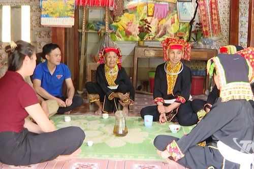 Gieo 'hạt giống đỏ' nơi bản làng vùng cao