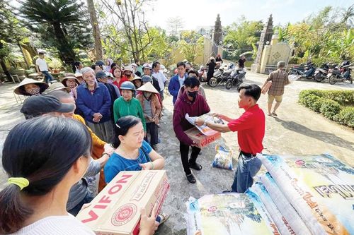 Làm việc từ tâm