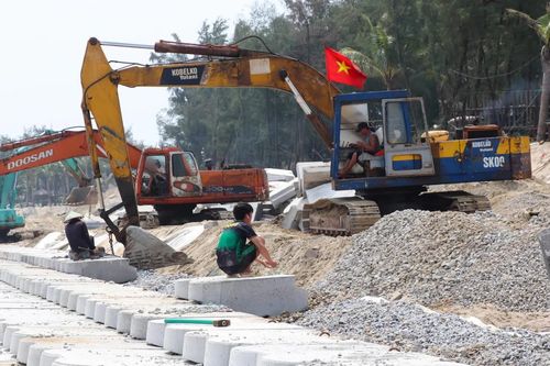 Đà Nẵng: Gấp rút thi công kè khẩn cấp gần 500 tỷ đồng bảo vệ sông Thu Bồn và biển Hội An