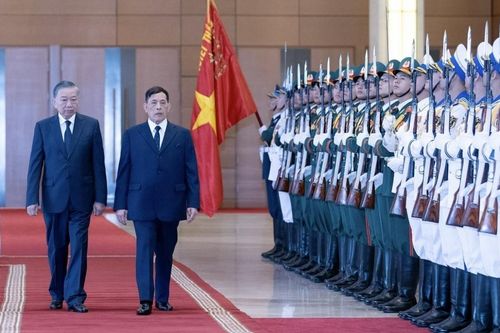 Lễ đón chính thức Nhà vua và hoàng hậu Thái Lan thăm cấp Nhà nước tới Việt Nam