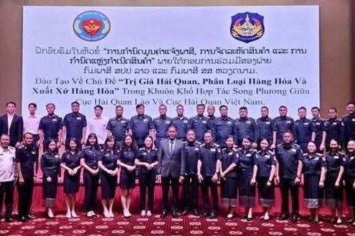 Hải quan Việt Nam - Lào tăng cường hợp tác về phân loại, trị giá và xuất xứ