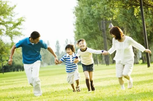 Khuyến sinh ở Việt Nam: Từ khuyến khích sinh con đến kiến tạo một xã hội thân thiện với gia đình