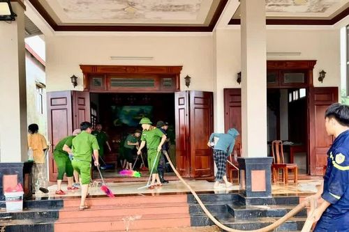 Công an Quảng Trị dồn sức khắc phục hậu quả do mưa lũ