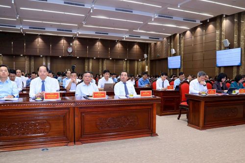 Hà Nội gương mẫu đi đầu trong đổi mới mô hình phát triển