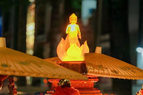 Ánh đạo vàng